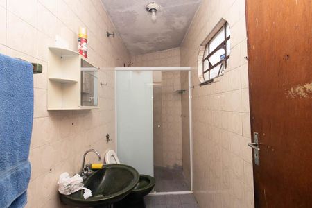 Casa à venda com 120m², 4 quartos e 2 vagasBanheiro