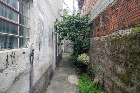 Casa à venda com 120m², 4 quartos e 2 vagasCorredor externo