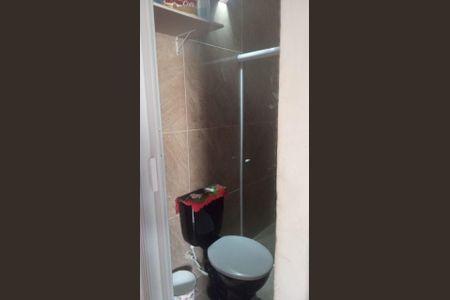 Banheiro de casa para alugar com 3 quartos, 85m² em Areia Branca, Belford Roxo