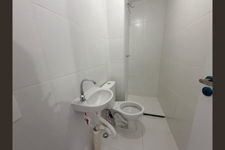 Apartamento à venda com 32m², 2 quartos e sem vaga Apartamento à venda com 32m², 2 quartos e sem vagaBanheiro social