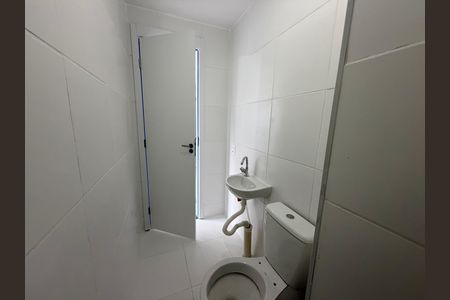 Apartamento à venda com 32m², 2 quartos e sem vaga Apartamento à venda com 32m², 2 quartos e sem vagaBanheiro social