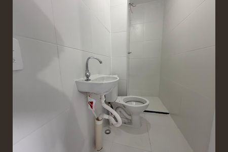 Apartamento à venda com 32m², 2 quartos e sem vaga Apartamento à venda com 32m², 2 quartos e sem vagaBanheiro social