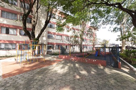 Apartamento para alugar com 90m², 2 quartos e 1 vaga Apartamento para alugar com 90m², 2 quartos e 1 vagaÁrea comum - Playground