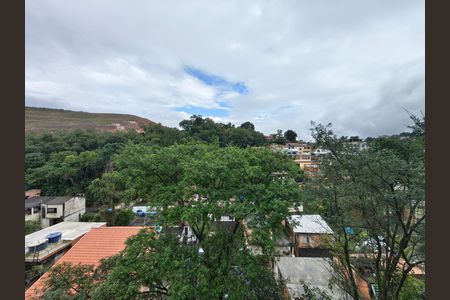 Casa de condomínio à venda com 171m², 5 quartos e 1 vaga