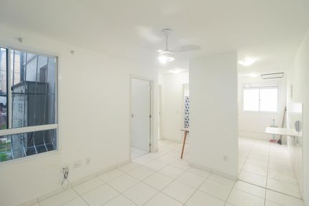 Sala de apartamento para alugar com 2 quartos, 44m² em Santa Cruz, Rio de Janeiro