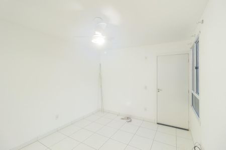Sala de apartamento para alugar com 2 quartos, 44m² em Santa Cruz, Rio de Janeiro