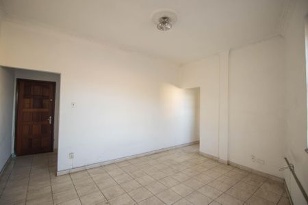 Sala de apartamento para alugar com 1 quarto, 60m² em Venda da Cruz, São Gonçalo