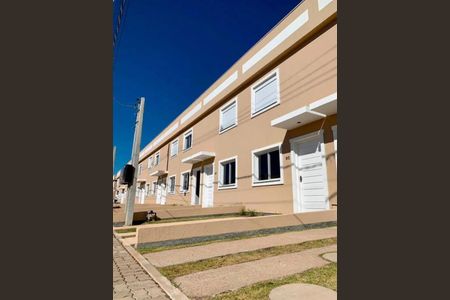 Fachada de casa de condomínio para alugar com 2 quartos, 55m² em Ponta Grossa, Porto Alegre