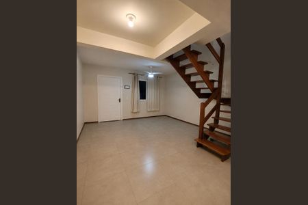 Casa de condomínio para alugar com 55m², 2 quartos e 1 vaga Casa de condomínio para alugar com 55m², 2 quartos e 1 vagaSala / Cozinha