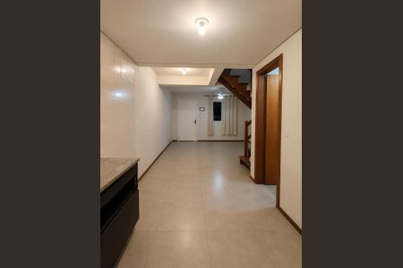 Sala / Cozinha de casa de condomínio para alugar com 2 quartos, 55m² em Ponta Grossa, Porto Alegre