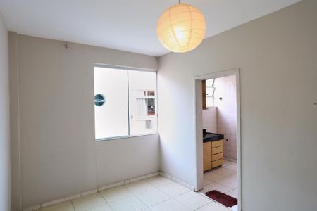 Sala de apartamento para alugar com 2 quartos, 60m² em Sagrada Família, Belo Horizonte