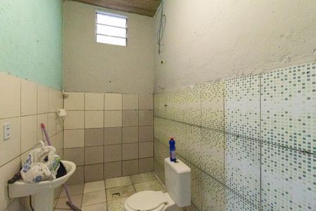Banheiro de casa para alugar com 1 quarto, 20m² em Vila Santa Terezinha, Carapicuíba