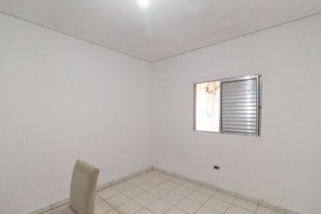 Quarto de casa para alugar com 1 quarto, 20m² em Vila Santa Terezinha, Carapicuíba