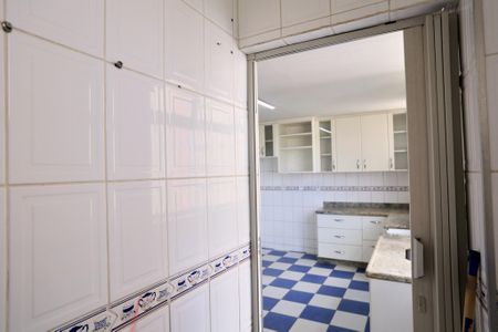 Apartamento para alugar com 197m², 3 quartos e 1 vagaÁrea de Serviço