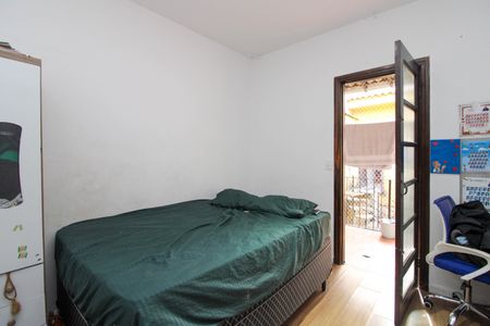 Casa à venda com 180m², 3 quartos e 1 vaga Casa à venda com 180m², 3 quartos e 1 vaga Quarto 2