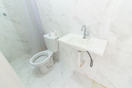 Casa para alugar com 15m², 1 quarto e sem vaga Casa para alugar com 15m², 1 quarto e sem vagaBanheiro