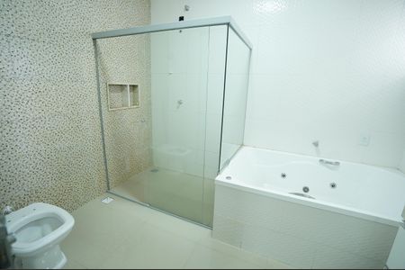Casa para alugar com 239m², 3 quartos e 4 vagas
