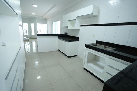 Casa para alugar com 239m², 3 quartos e 4 vagas