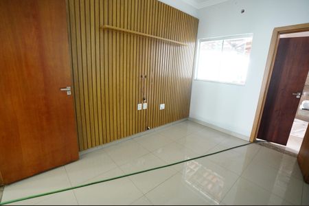 Casa para alugar com 239m², 3 quartos e 4 vagas