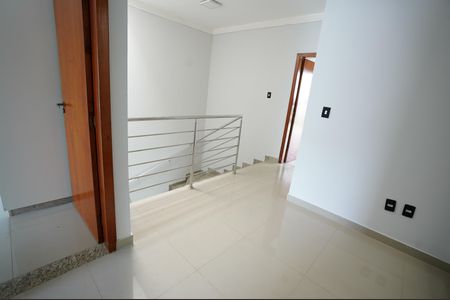 Casa para alugar com 239m², 3 quartos e 4 vagas