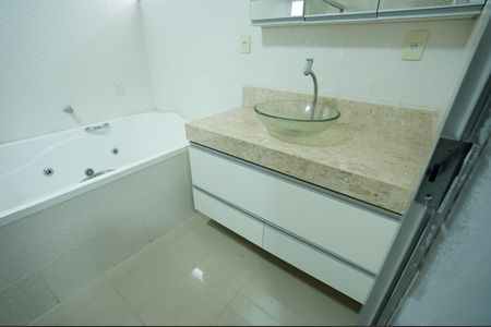 Casa para alugar com 239m², 3 quartos e 4 vagas