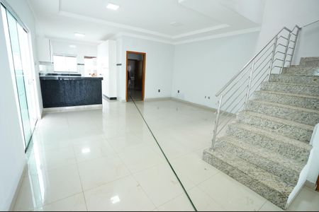 Casa para alugar com 3 quartos, 239m² em Jardim Atlântico , Goiânia