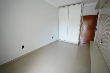 Casa para alugar com 239m², 3 quartos e 4 vagas