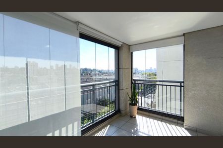 Apartamento para alugar com 72m², 2 quartos e 1 vaga Apartamento para alugar com 72m², 2 quartos e 1 vagaVaranda