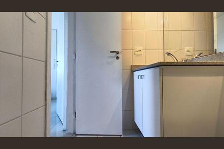 Apartamento para alugar com 72m², 2 quartos e 1 vaga Apartamento para alugar com 72m², 2 quartos e 1 vagaBanheiro