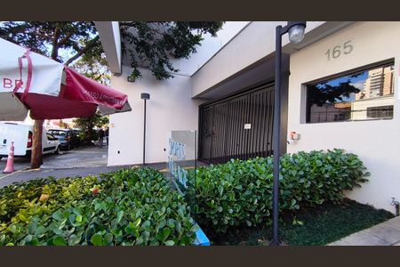Apartamento para alugar com 72m², 2 quartos e 1 vaga Apartamento para alugar com 72m², 2 quartos e 1 vagaFachada