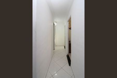 Corredor de apartamento à venda com 2 quartos, 60m² em Parque Pinheiros, Taboão da Serra