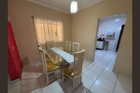 Casa à venda com 135m², 2 quartos e 3 vagasSala de jantar 