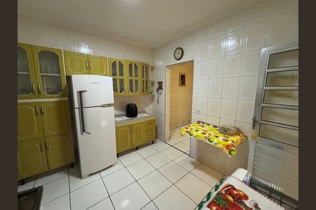Cozinha - Armários de casa à venda com 2 quartos, 135m² em Vila Sao Francisco (zona Leste), São Paulo
