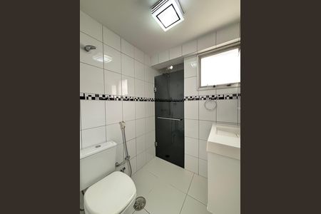 Apartamento para alugar com 65m², 2 quartos e 1 vaga Apartamento para alugar com 65m², 2 quartos e 1 vagaBanheiro social