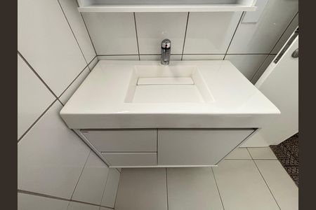 Apartamento para alugar com 65m², 2 quartos e 1 vaga Apartamento para alugar com 65m², 2 quartos e 1 vagaBanheiro social