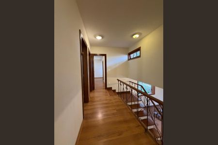 Casa de condomínio para alugar com 204m², 5 quartos e 2 vagas Casa de condomínio para alugar com 204m², 5 quartos e 2 vagasCorredor