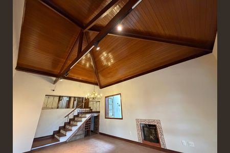 Sala de casa de condomínio à venda com 5 quartos, 204m² em Retiro do Chalé, Brumadinho