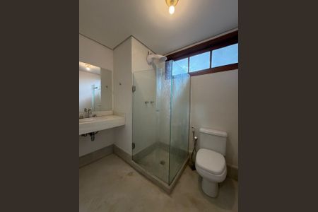 Banheiro 2 de casa de condomínio para alugar com 5 quartos, 204m² em Retiro do Chalé, Brumadinho