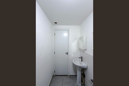 Apartamento à venda com 34m², 2 quartos e 1 vaga Apartamento à venda com 34m², 2 quartos e 1 vagaBanheiro