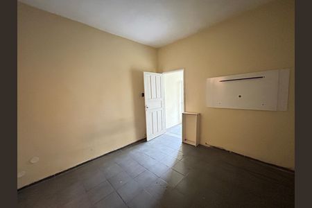 Quarto de casa para alugar com 1 quarto, 34m² em Vila Valqueire, Rio de Janeiro