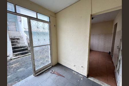 Sala de casa para alugar com 1 quarto, 34m² em Vila Valqueire, Rio de Janeiro