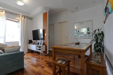 Sala de apartamento para alugar com 2 quartos, 58m² em Nova Mogilar, Mogi das Cruzes