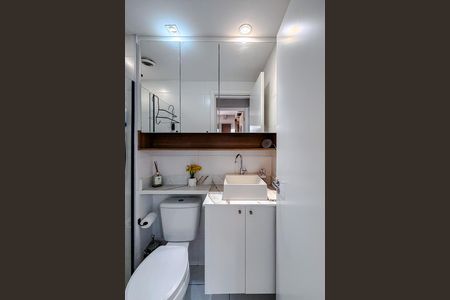 Apartamento à venda com 35m², 2 quartos e sem vaga Apartamento à venda com 35m², 2 quartos e sem vagaBanheiro