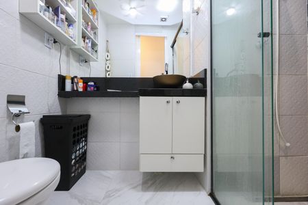Apartamento para alugar com 46m², 2 quartos e 1 vaga Apartamento para alugar com 46m², 2 quartos e 1 vagaBanheiro