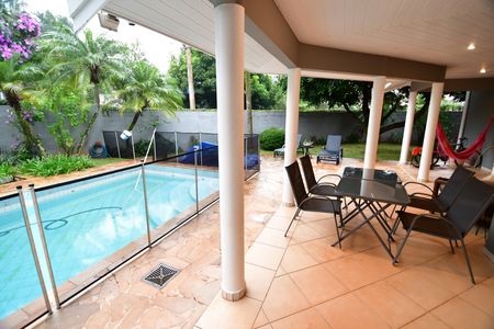 Casa de condomínio para alugar com 280m², 4 quartos e 4 vagasVaranda