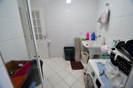 Casa de condomínio para alugar com 280m², 4 quartos e 4 vagasÁrea de Serviço