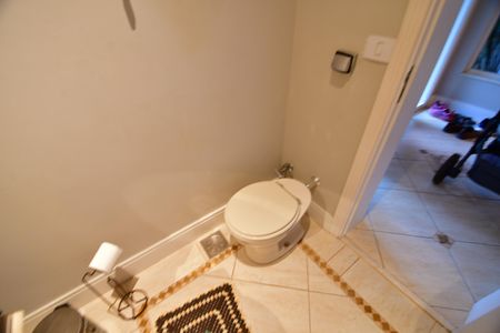 Casa de condomínio para alugar com 280m², 4 quartos e 4 vagasLavabo
