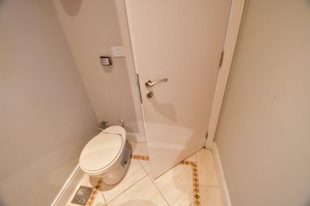 Casa de condomínio para alugar com 280m², 4 quartos e 4 vagasLavabo