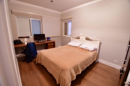Casa de condomínio para alugar com 280m², 4 quartos e 4 vagasQuarto 3