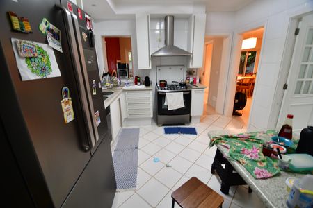 Casa de condomínio para alugar com 280m², 4 quartos e 4 vagasCozinha